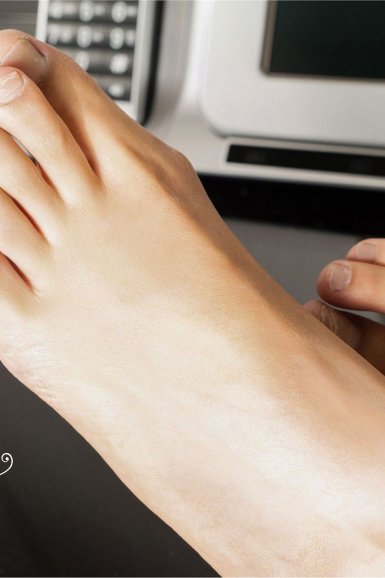 中乙队翻译竖中指 领队高喊谁买球谁死妈 球迷:CNM!“足球直播”(图2) 球王会体育官网