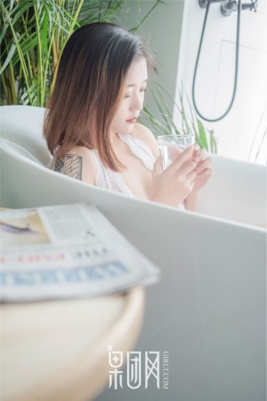 周融儿成功晋级《金牌歌手》全国16强“体育赛事”