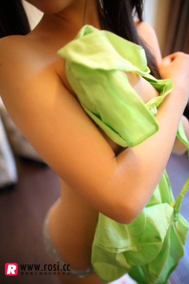 张可盈新歌好评如潮 《记得你的名字》强势霸榜|体育新闻